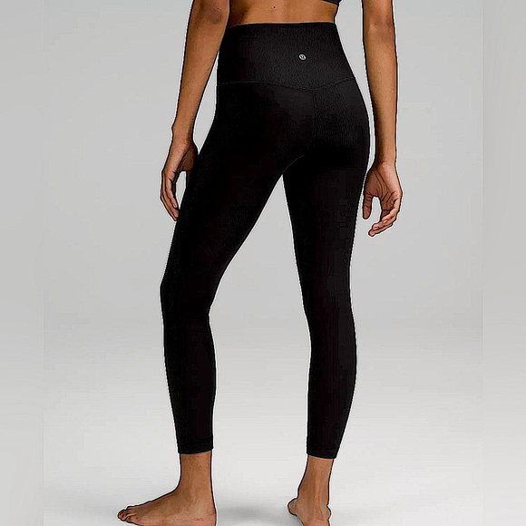 Lululemon - Picture 3 of 5